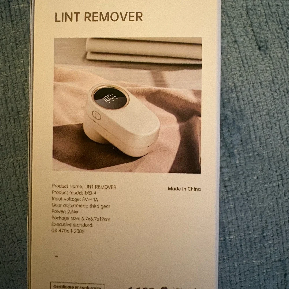 Rechargeable Lint Remover with Digital Display NWT - Picture 3 of 3